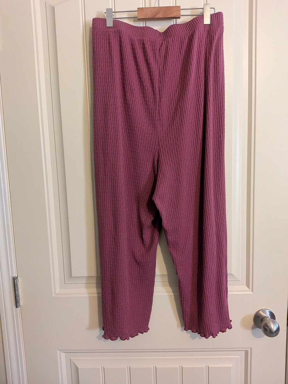 4/$45 - NWOT Wide-Leg Cropped Lounge Pants